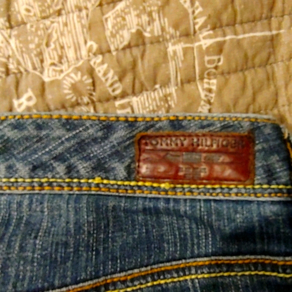 Tommy Hilfiger long shorts - Picture 4 of 4